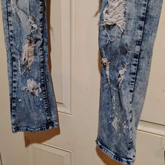 Grindhouse Distressed Blue Jeans With Metal Logo Size Of 32x32 - Picture 5 of 12